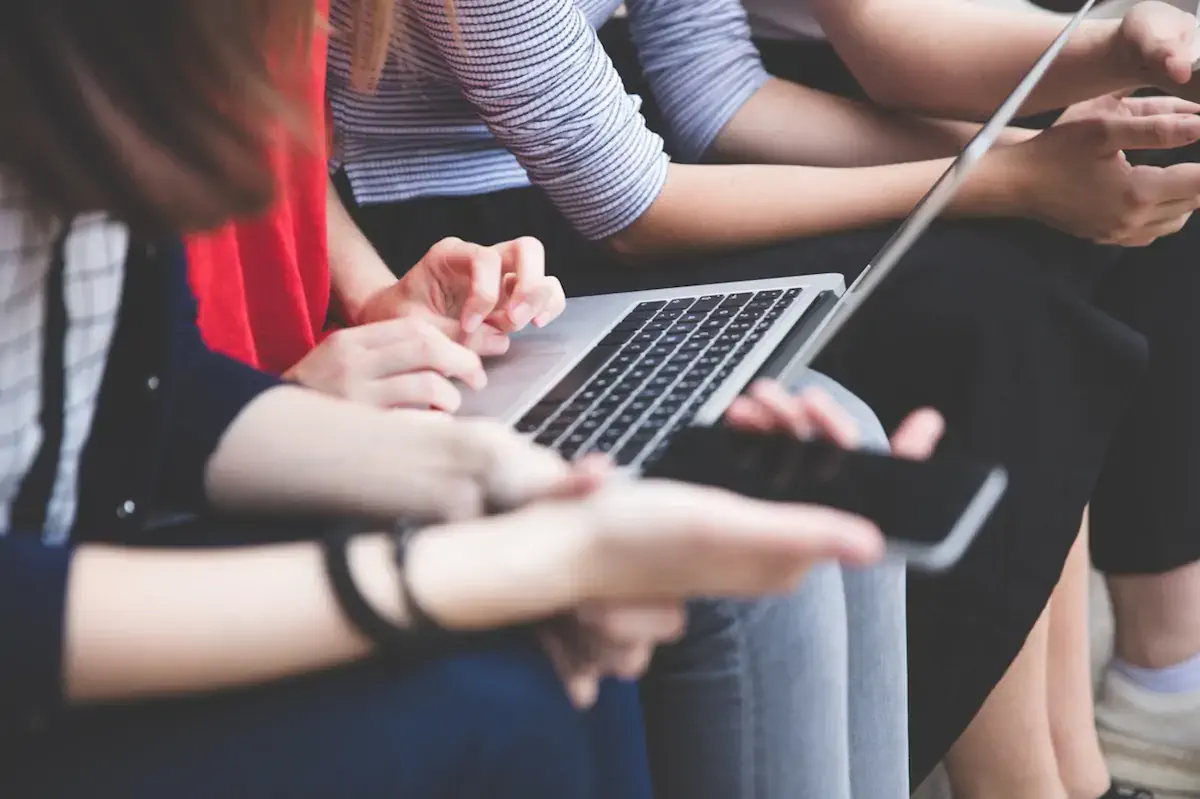 パソコン＆スマートフォンで調べ物