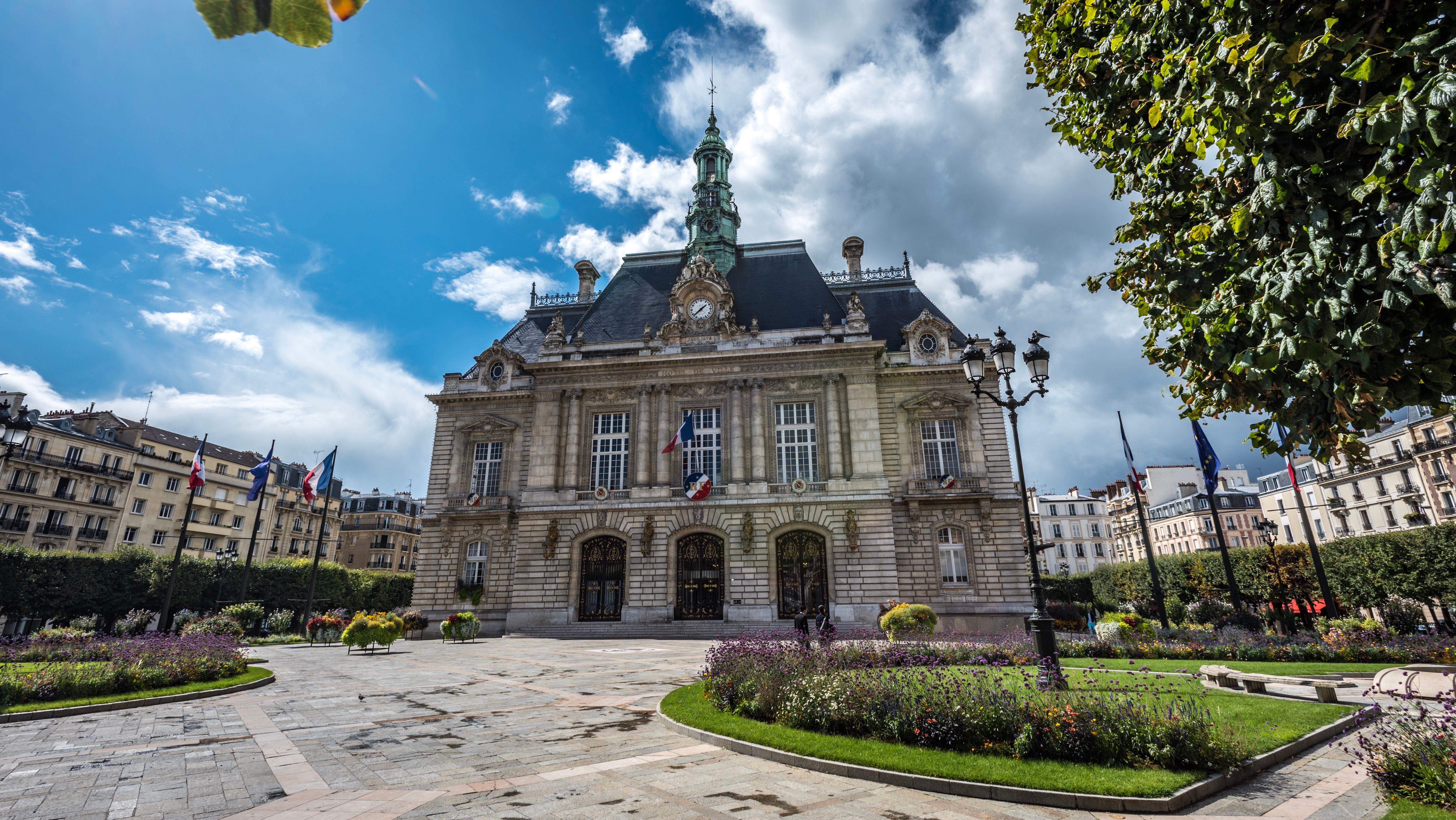 ルヴァロワ・ペレのレンタカー