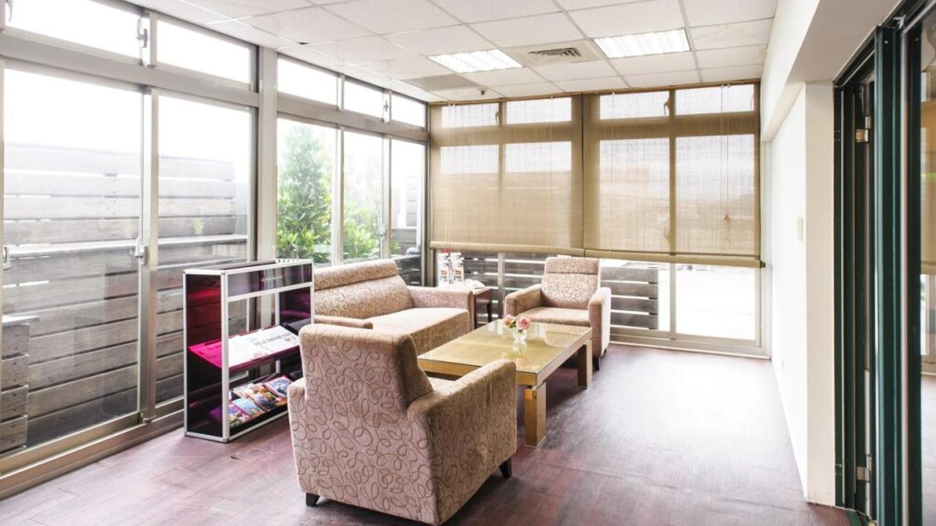 シティ レイク ホテル