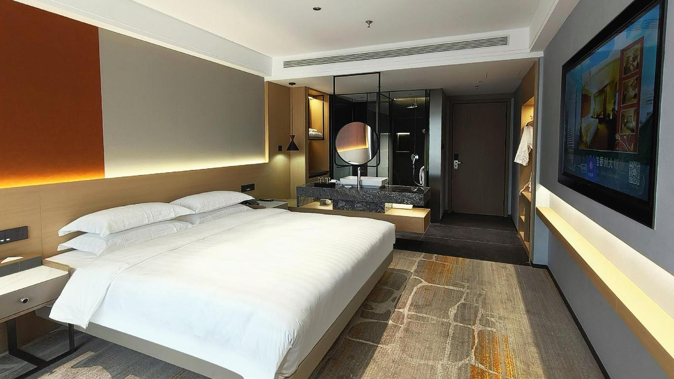 Central Plaza Hotel