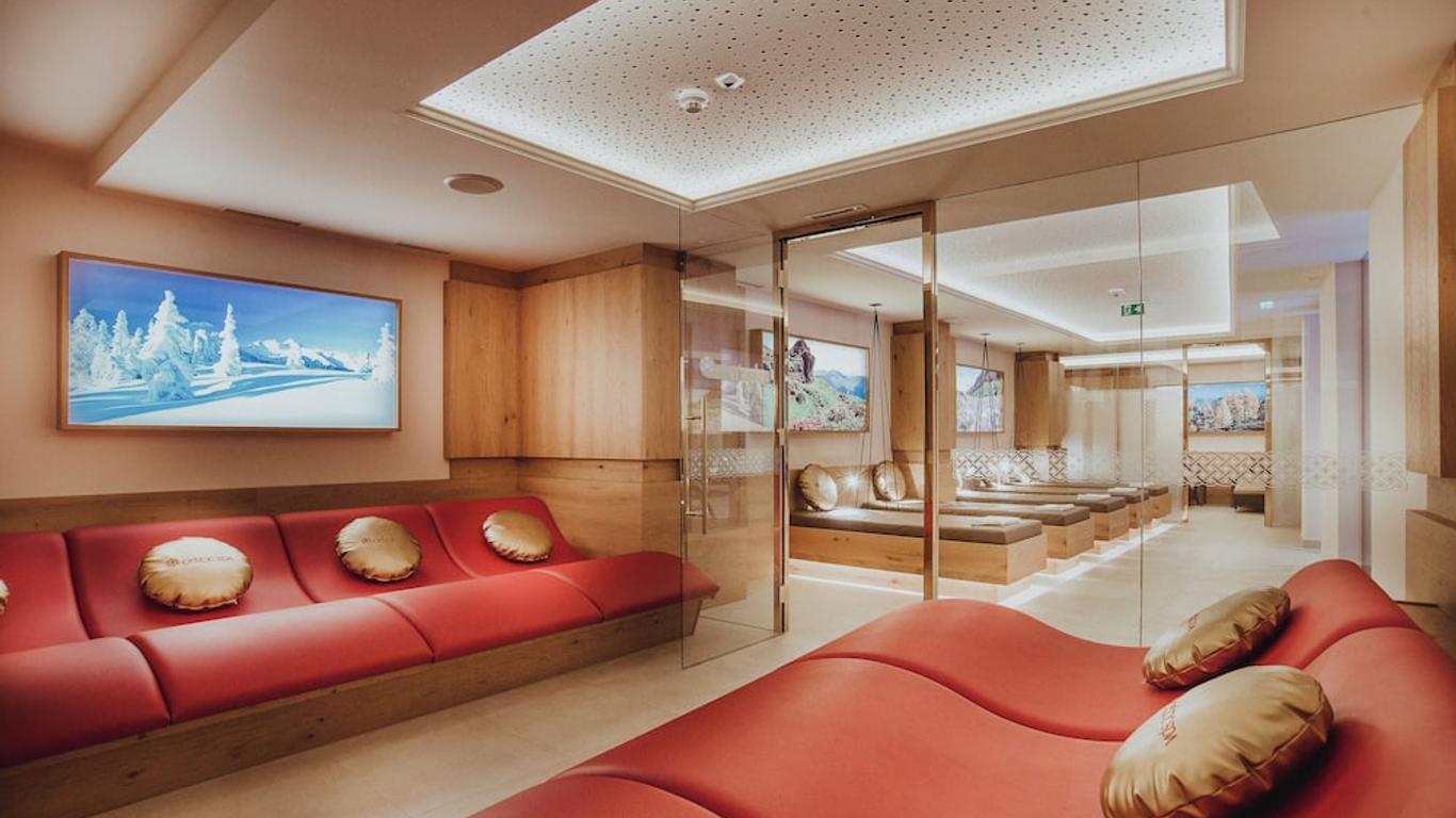 Österreichischer Hof-im Bademantel direkt in die Alpentherme