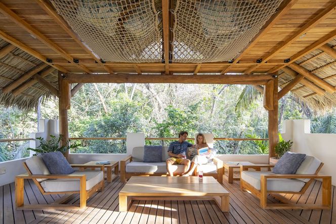 ノマディックホテル