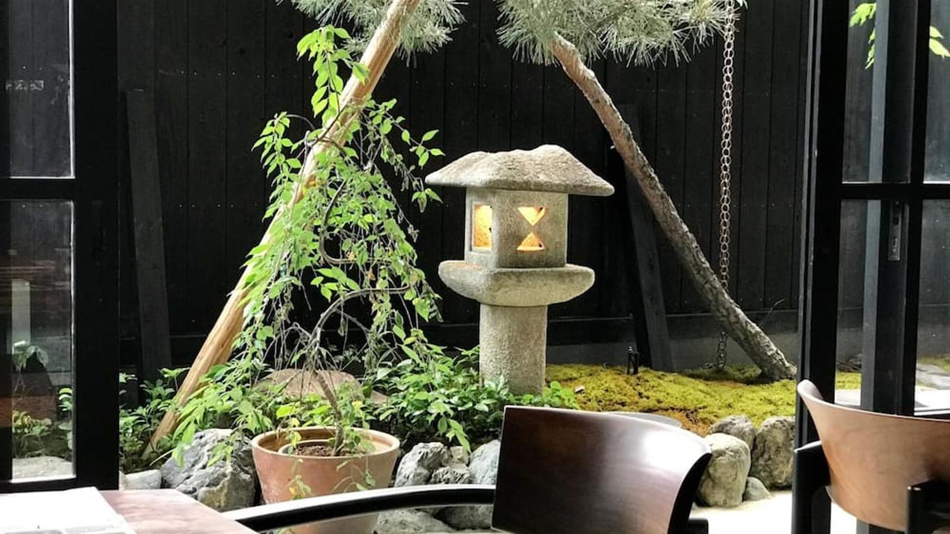 京町家旅館さくら・うるし邸
