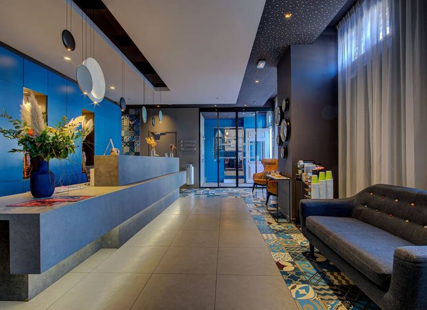 フロントデスク 写真