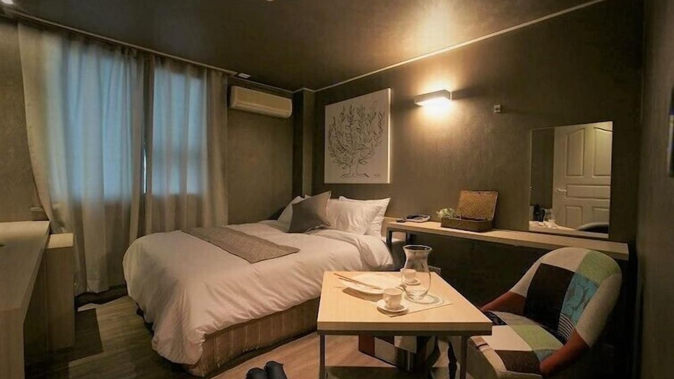 ホテル ハル (Hotel Haru)