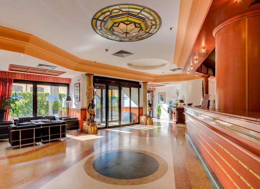 フロントデスク 写真