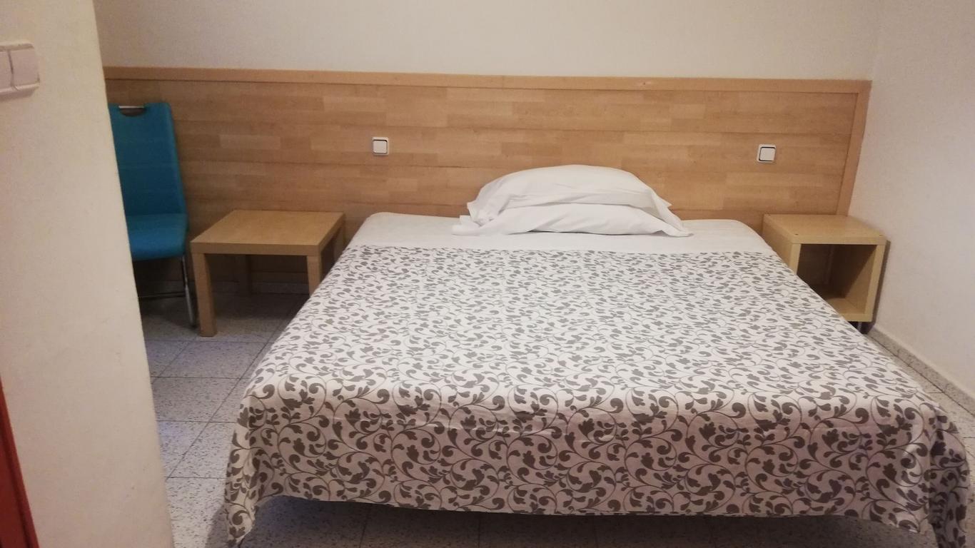ホスタル リバー (大人専用)