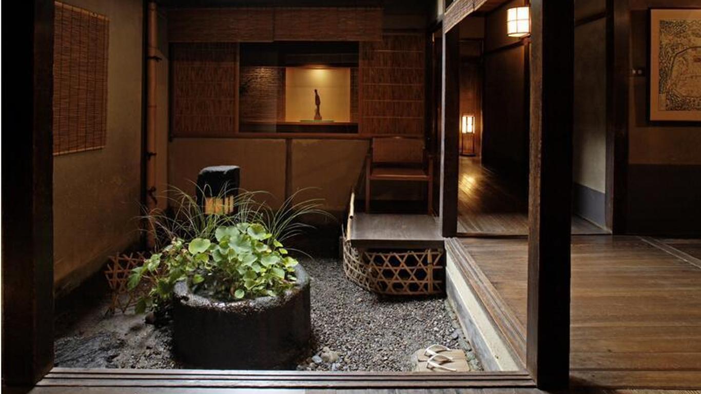 俵屋旅館