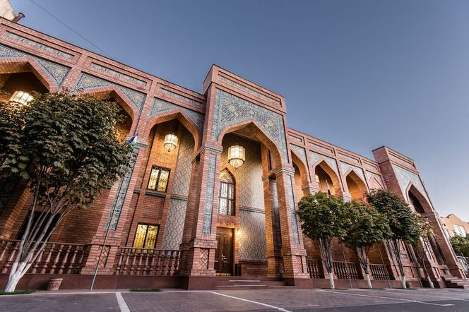 イチャン カーラ プレミアム クラス ホテル