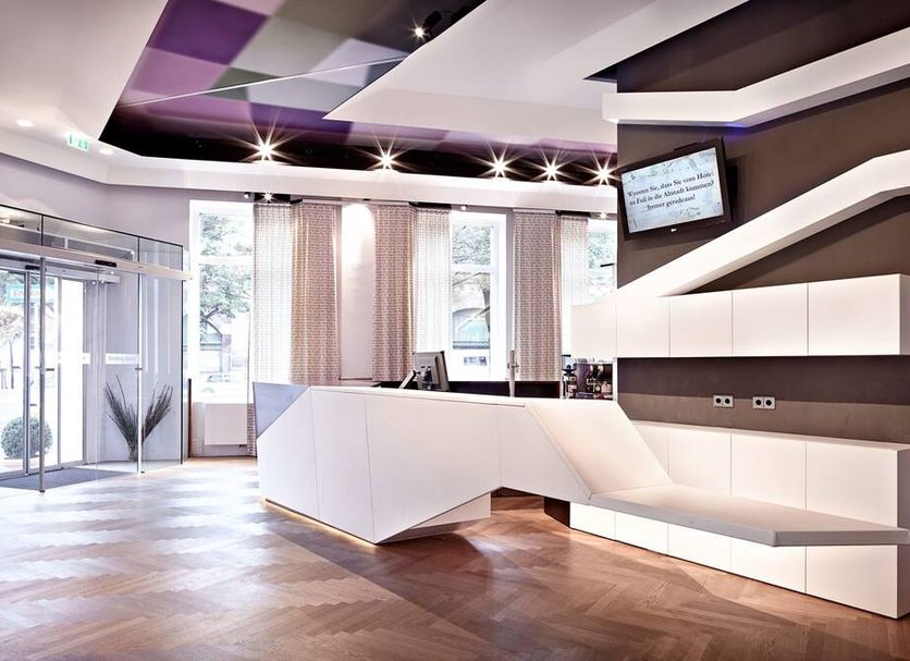 フロントデスク 写真