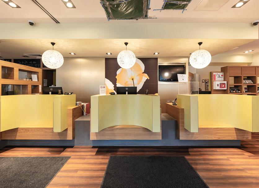 フロントデスク 写真