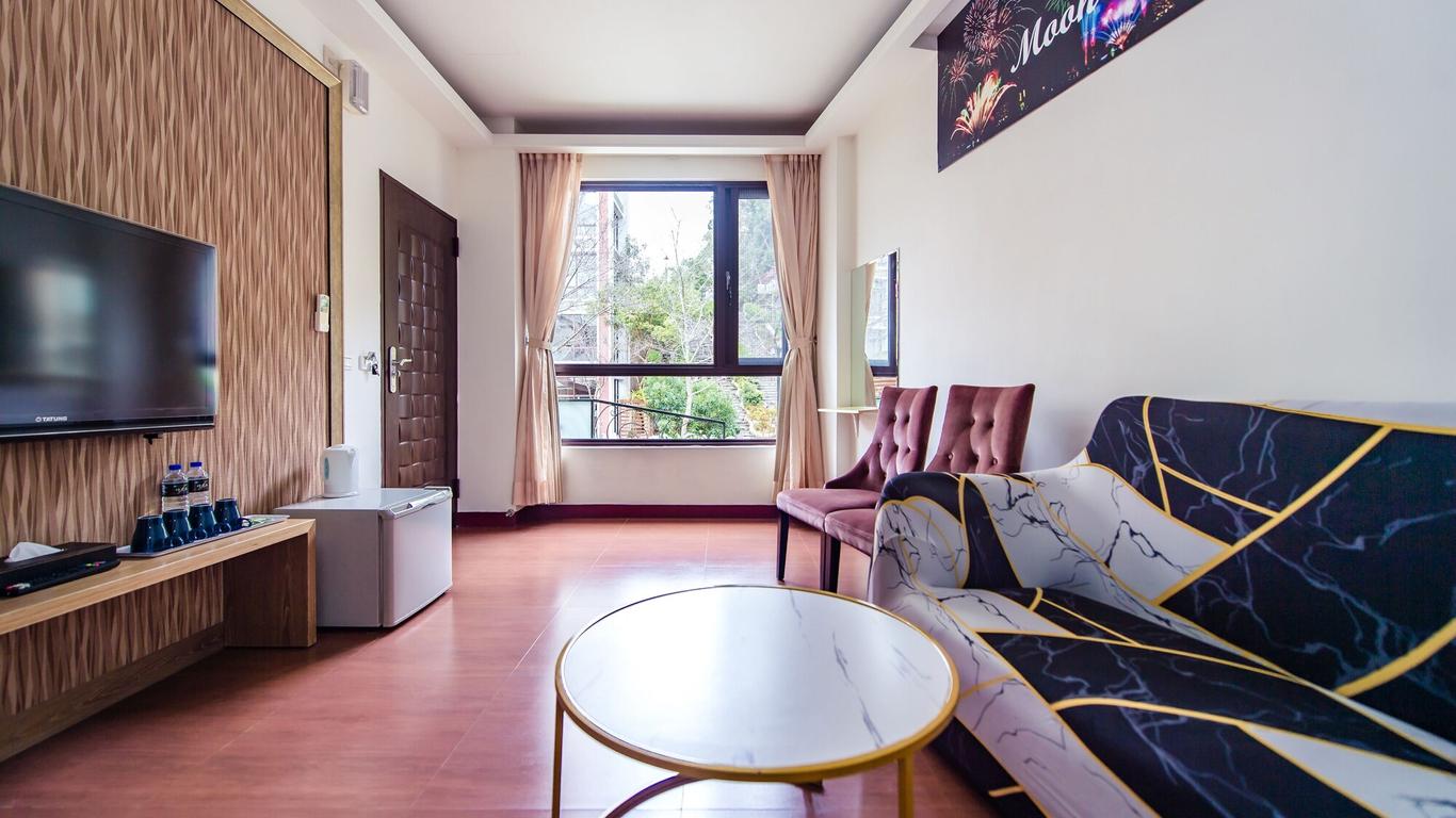 ムーンレイク B＆B