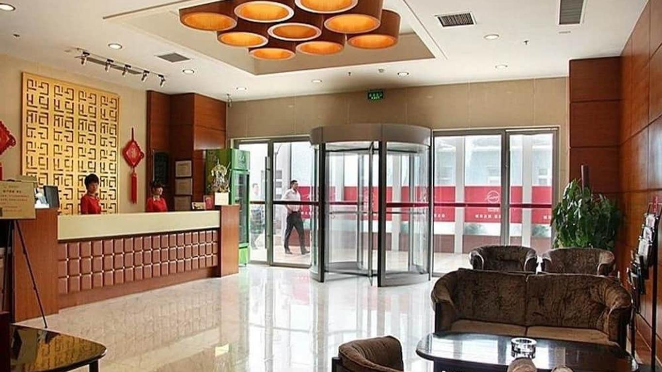 ハウジング ウルバン ホテル ズーボ (淄博豪森府邸城市酒店)