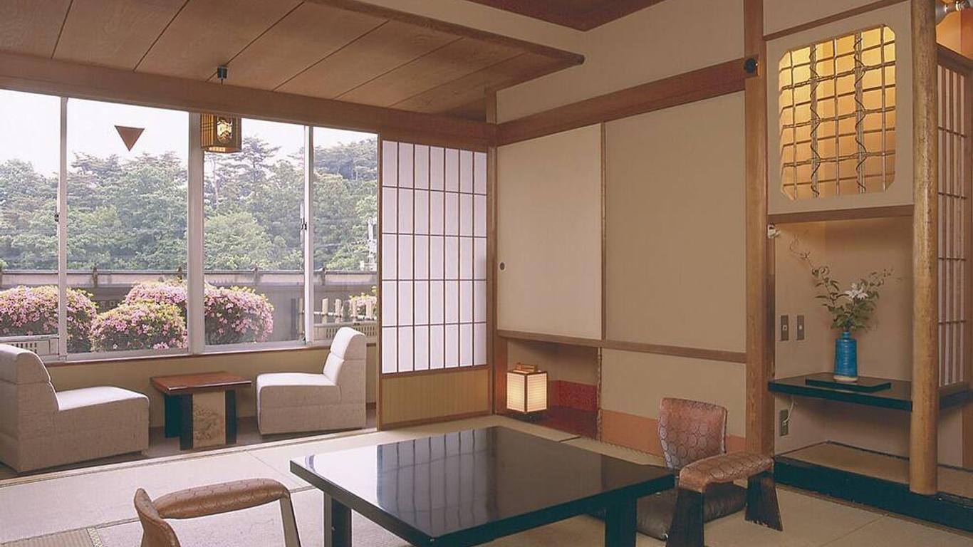 山代温泉　雄山閣