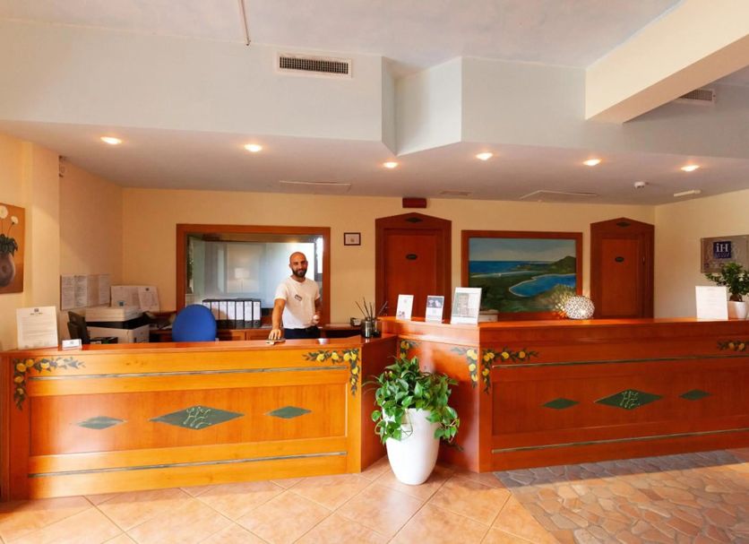 フロントデスク 写真