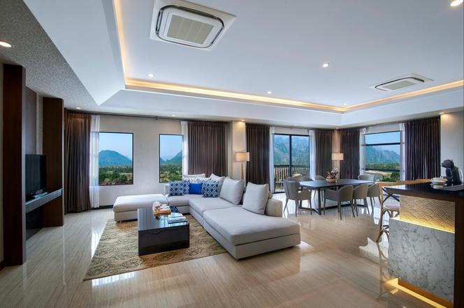 アマリ ヴァン ヴィエン