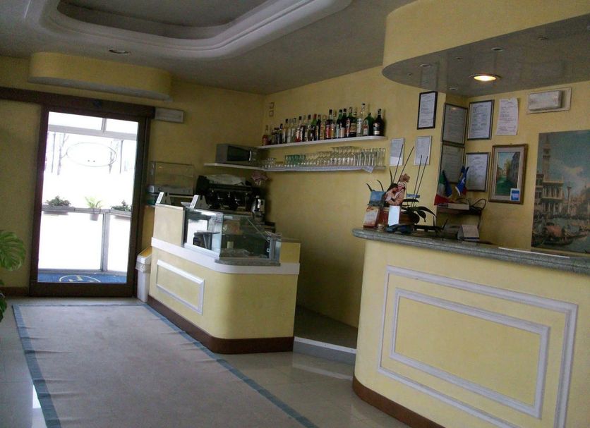 フロントデスク 写真