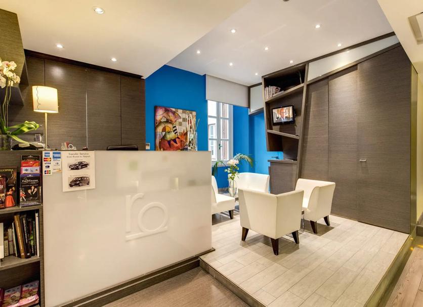 フロントデスク 写真