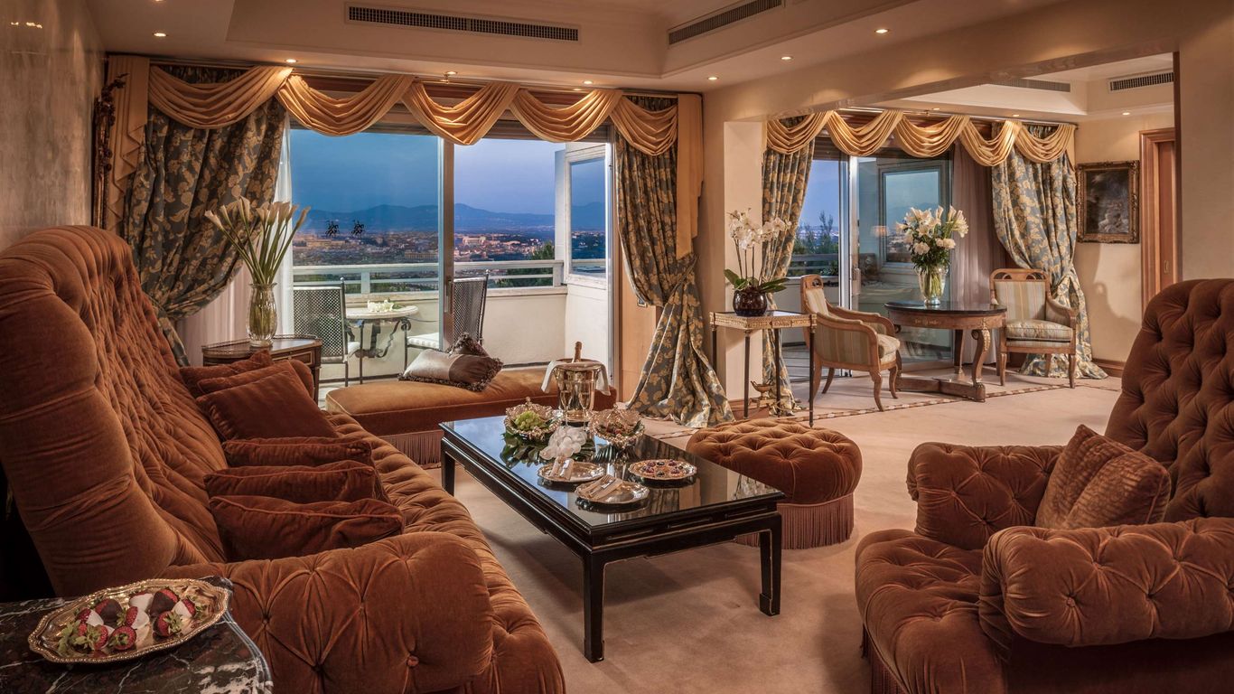 ローマ カヴァリエリ ウォルドーフ アストリア ホテルの最安値 16 046 ローマの人気ホテルの料金比較 格安予約 Kayak カヤック