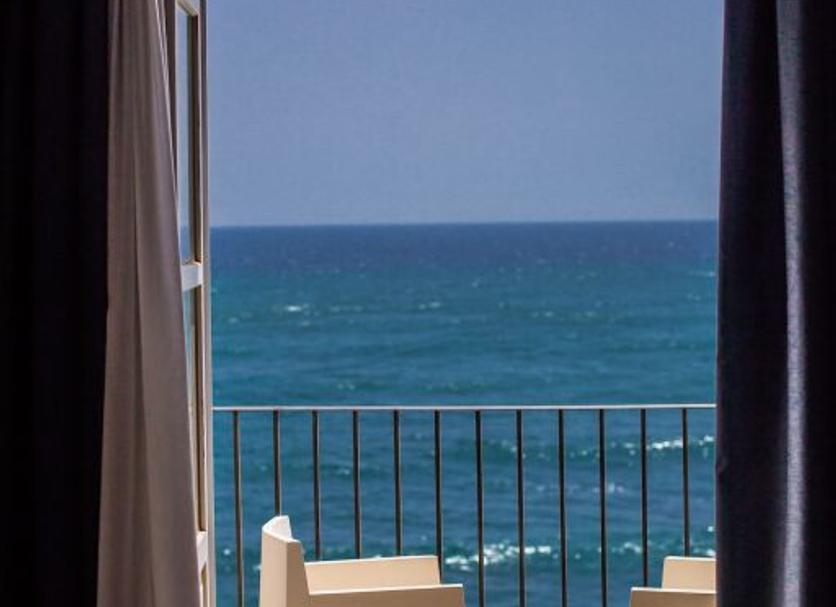 バルコニー 写真