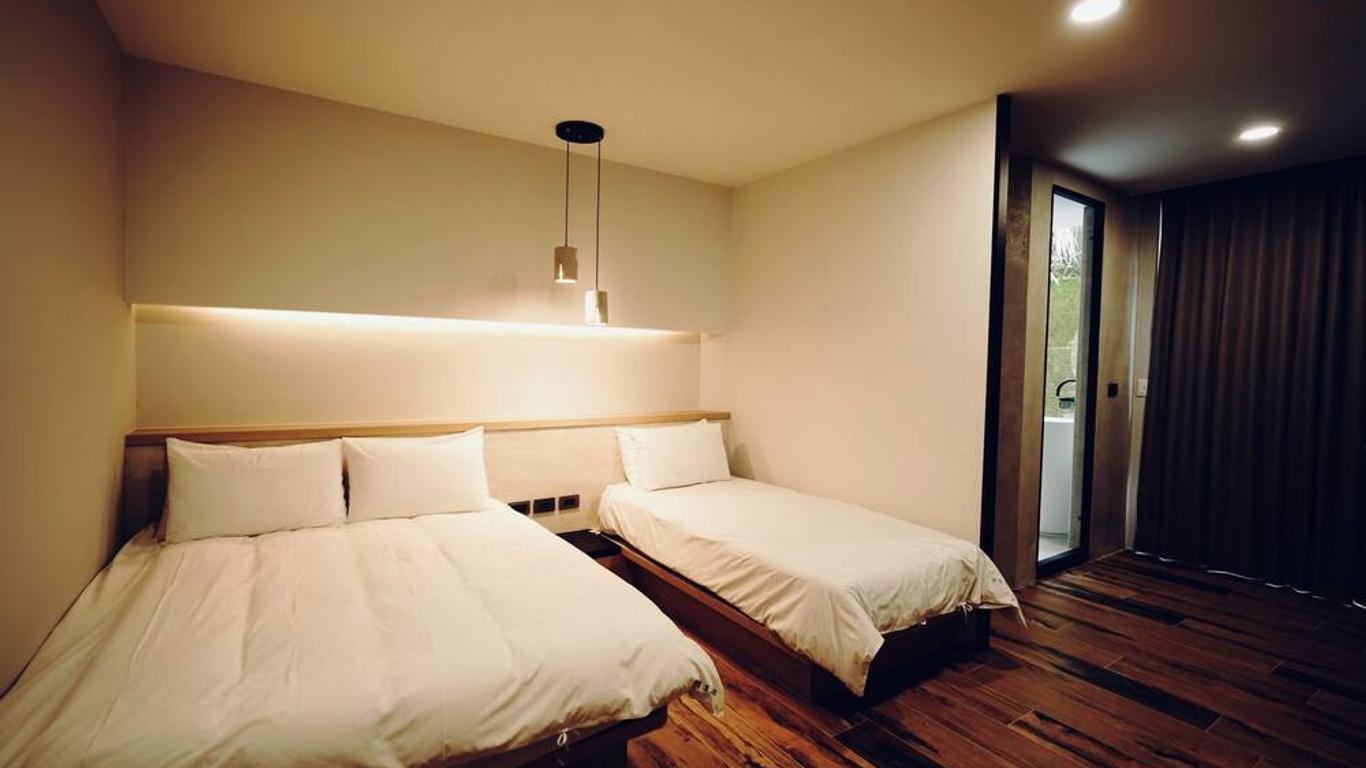 サン ムーン レイク 5 ボート B&B (日月潭五船民宿)
