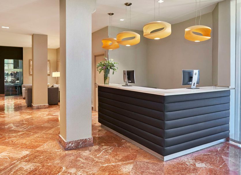 フロントデスク 写真