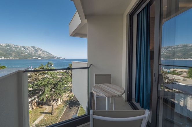 ホテル モンテネグロ ビーチ リゾート