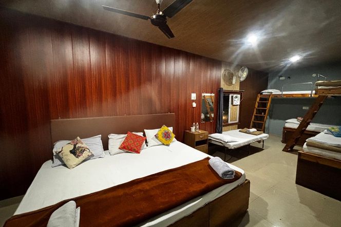 ホステラヴィ バラナシ