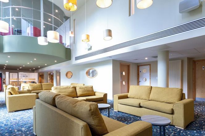 ポロック ホールズ