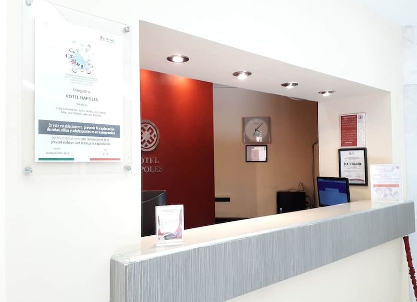 フロントデスク 写真