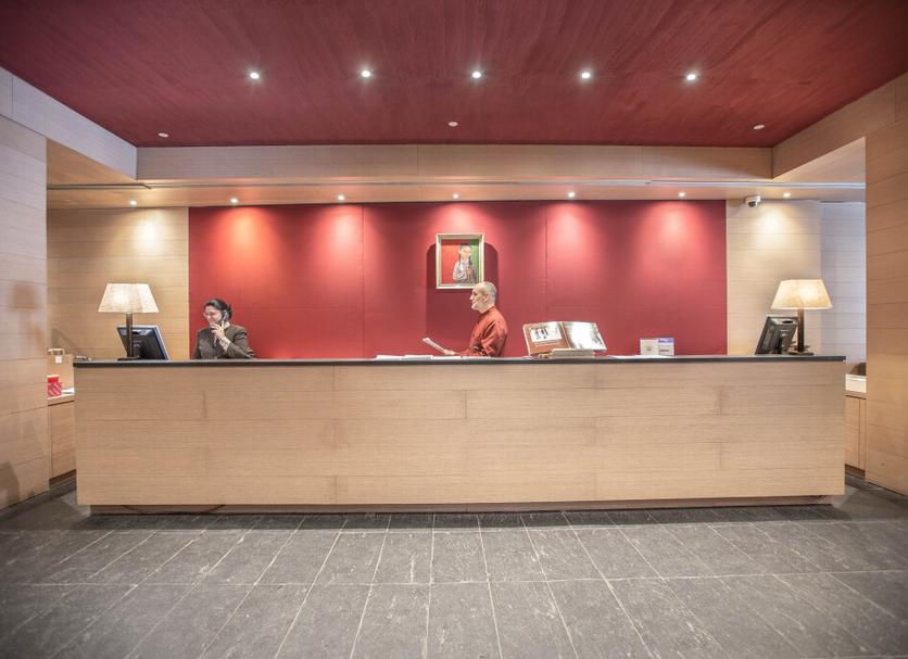 フロントデスク 写真