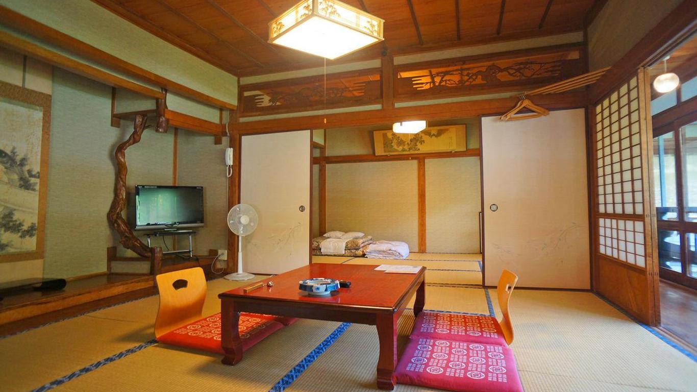 清流とほたるの宿 高尾荘