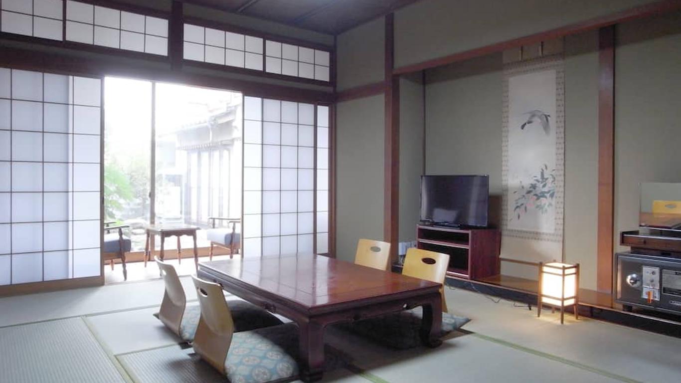 旅館やまむろ