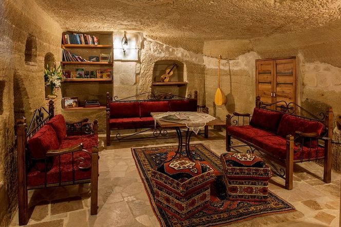 アイディンリ ケーブ ハウス