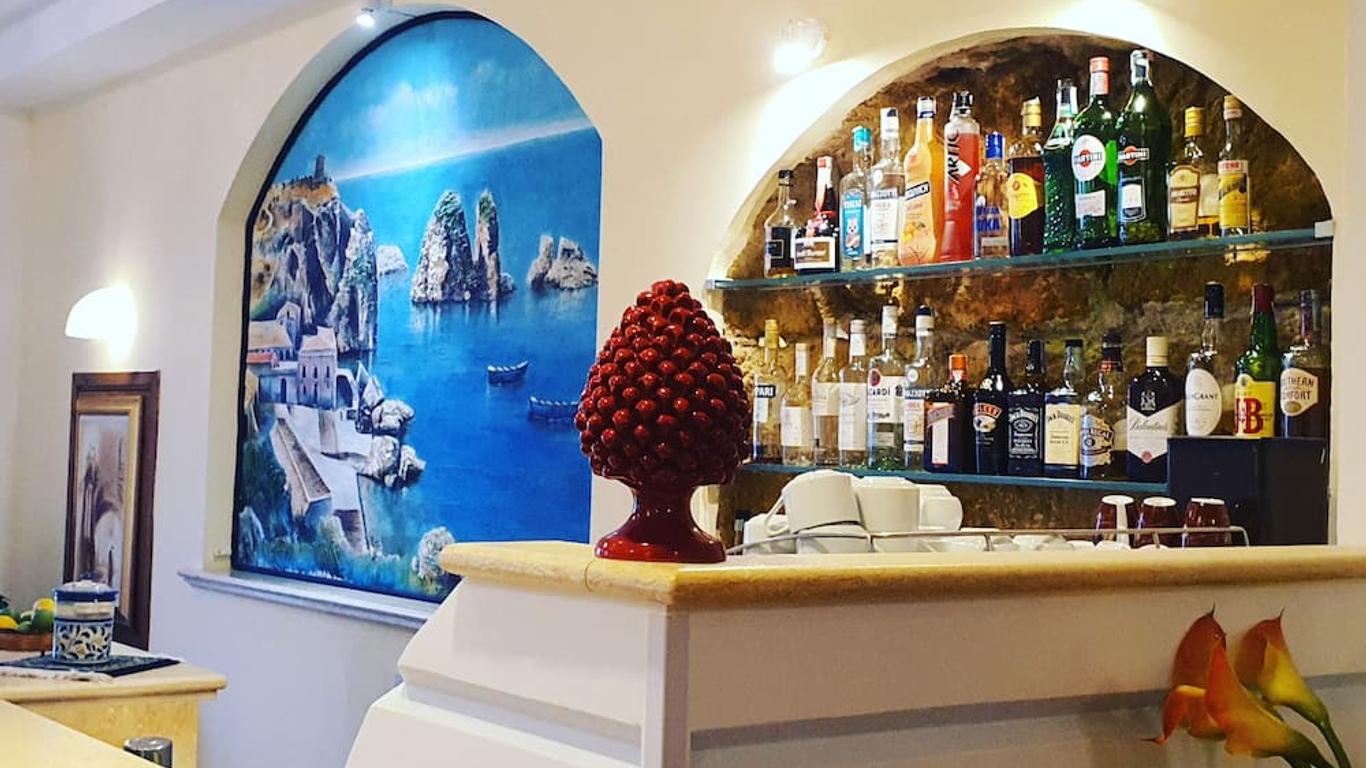 ホテル カーラ マリーナ