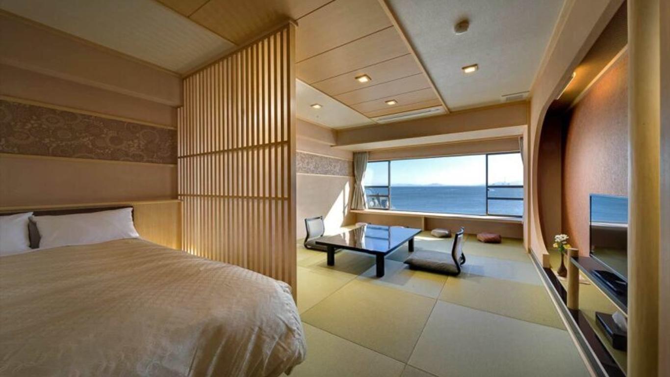 篠島ロイヤルホテル香翆荘