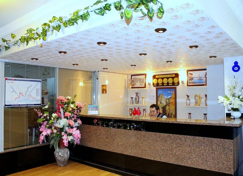 フロントデスク 写真