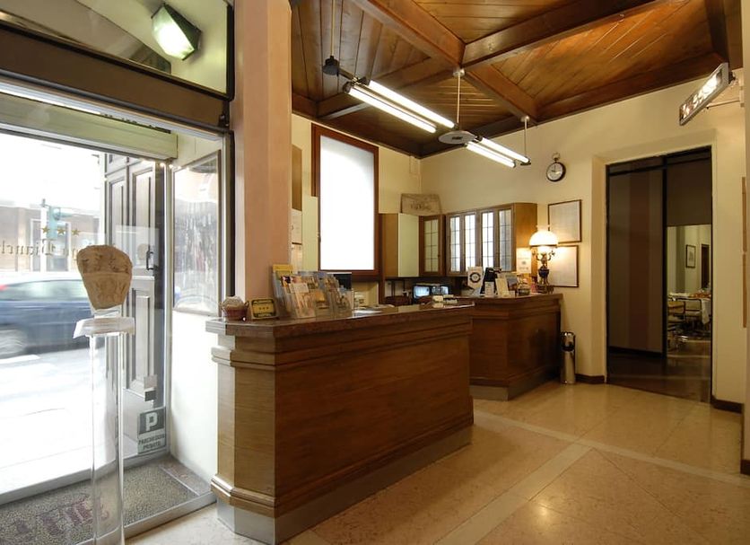フロントデスク 写真