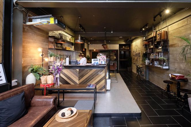 サイロムエン カフェ＆ホステル