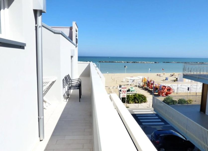 バルコニー 写真