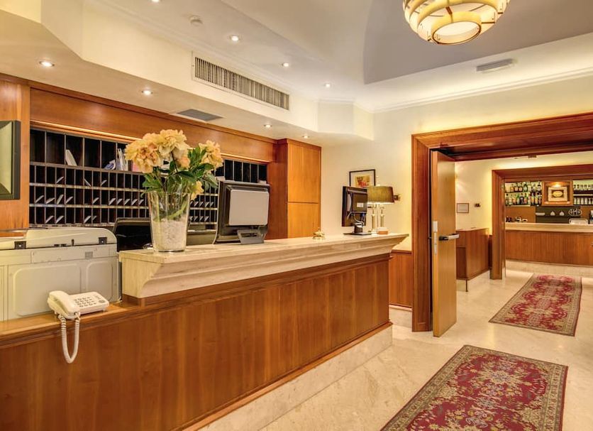 フロントデスク 写真