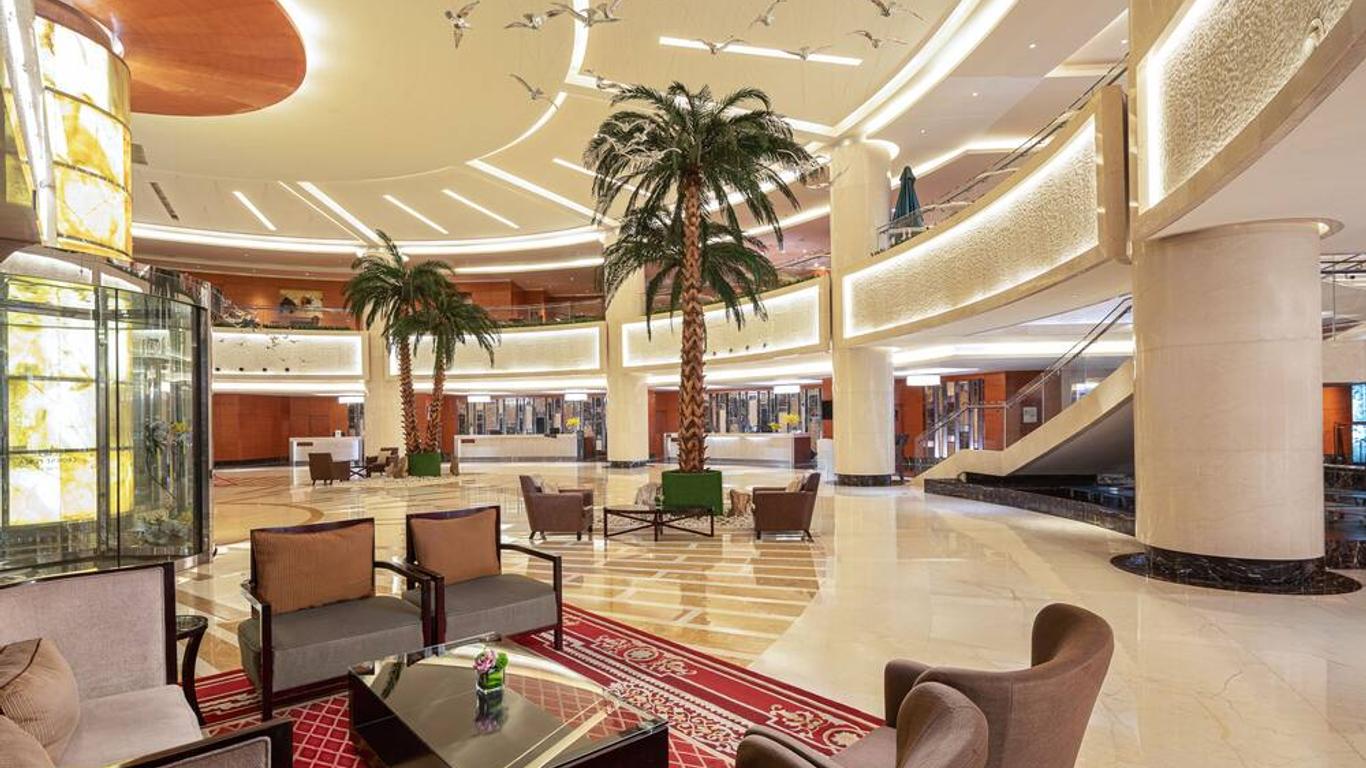 クラウン プラザ 天津 ビンハイ センター バイ IHG (天津濱海聖光皇冠假日酒店)