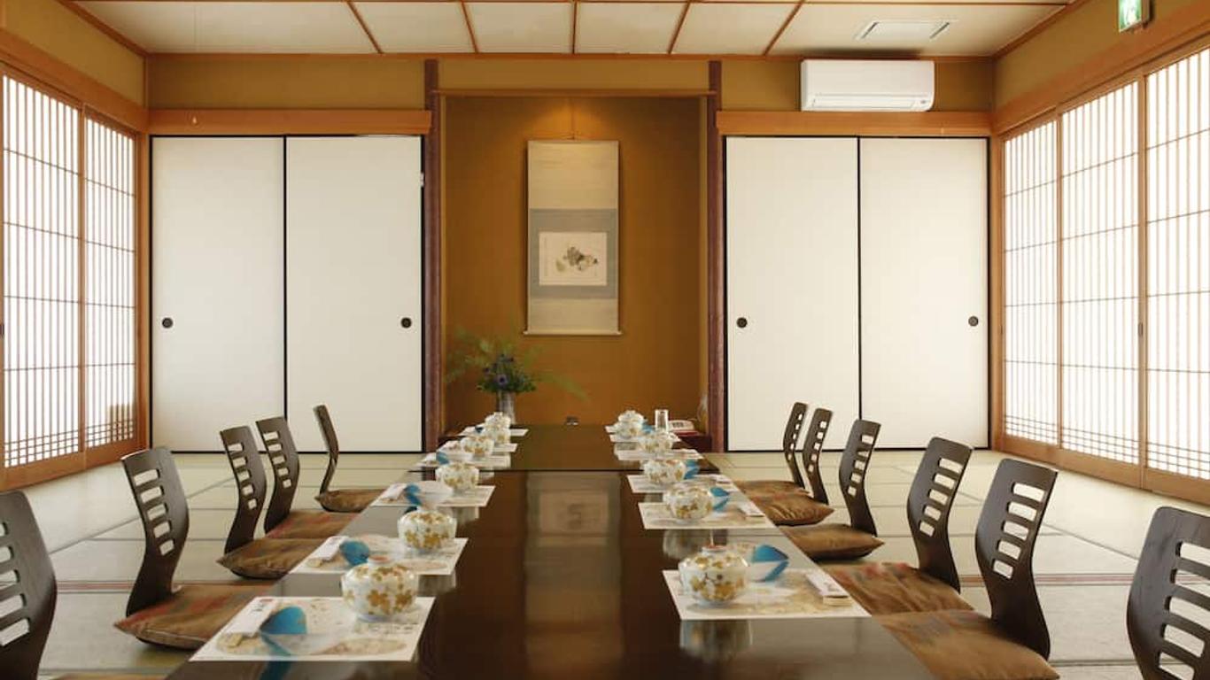 海辺のうまし宿 とト屋