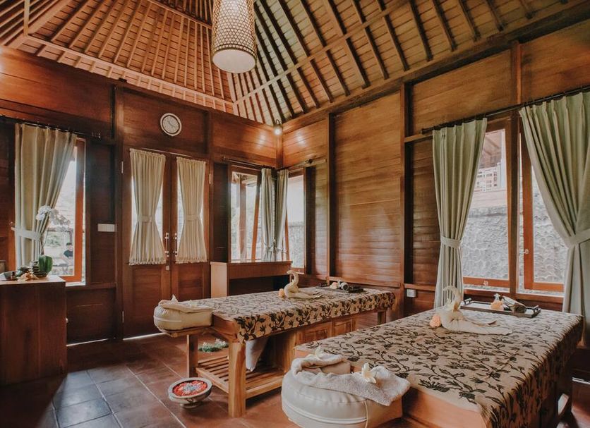 ダイニングルーム 写真