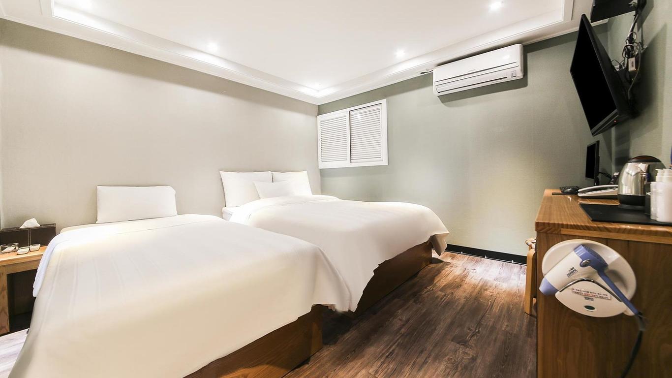 ホテル サランバン 龍山(ヨンサン) (Hotel Sarangbang Yongsan)