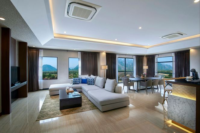 アマリ ヴァン ヴィエン