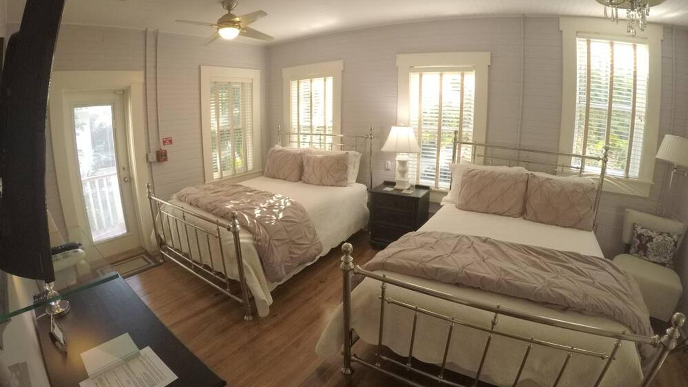 ザ ハイビスカス ハウス B&B