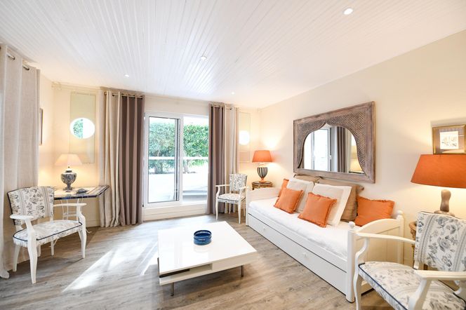 カンポ ディ フィオーリ - メゾン ド シャルム